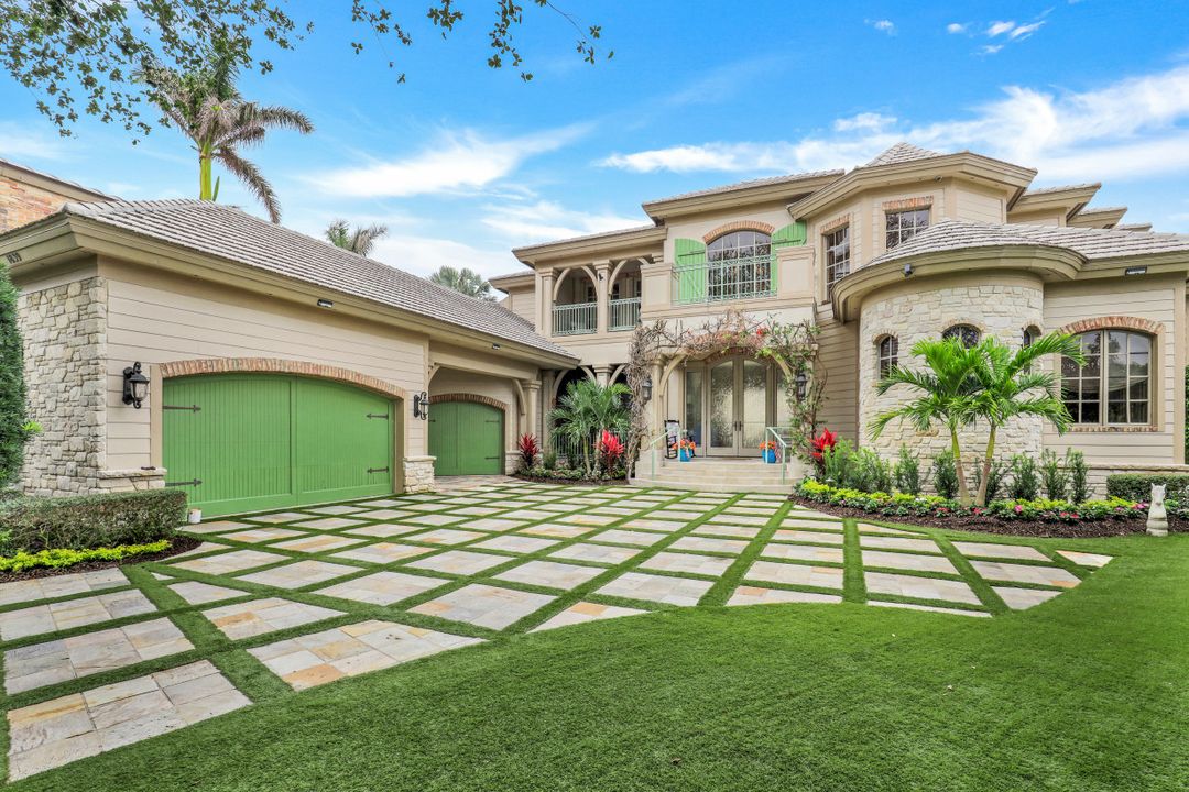 1839 Hurricane Harbor Ln, Naples, FL 34102