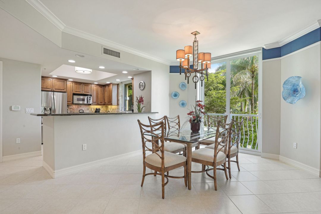 2748 Tiburon Blvd E #202, Naples, FL 34109