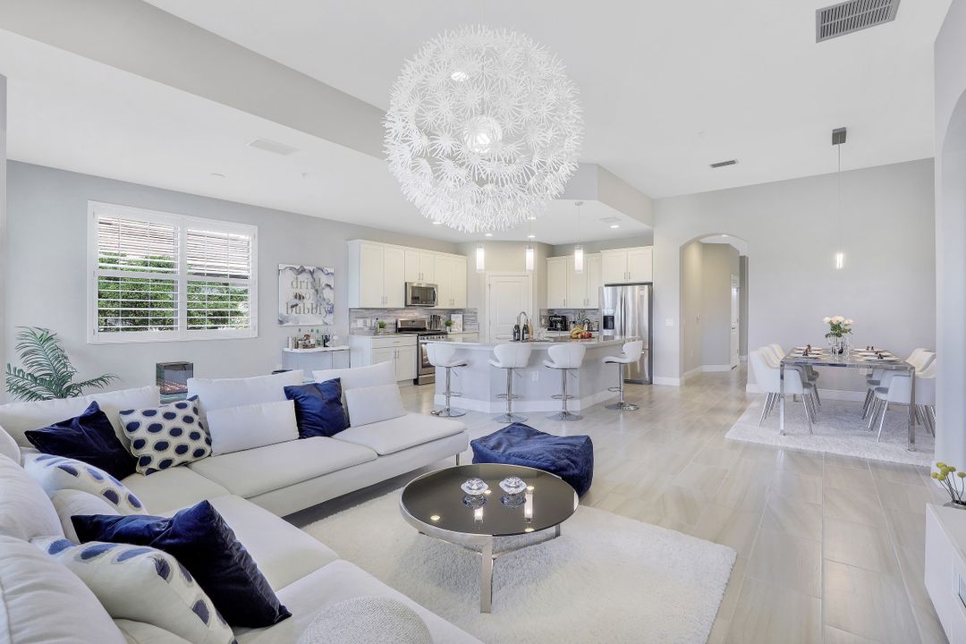 2185 Frangipani Cir, Naples, FL 34120