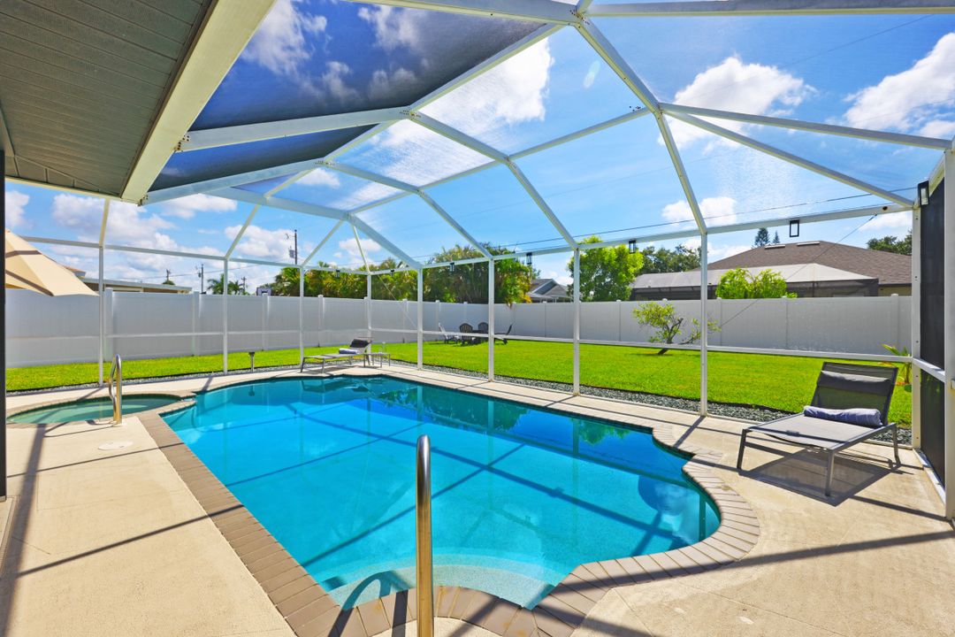 1909 SE 8th Ave, Cape Coral, FL 33990