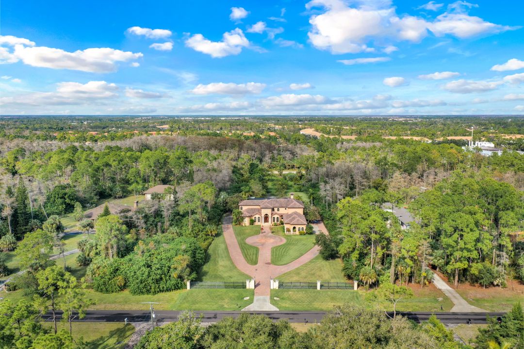 3645 7th Ave NW, Naples, FL 34120