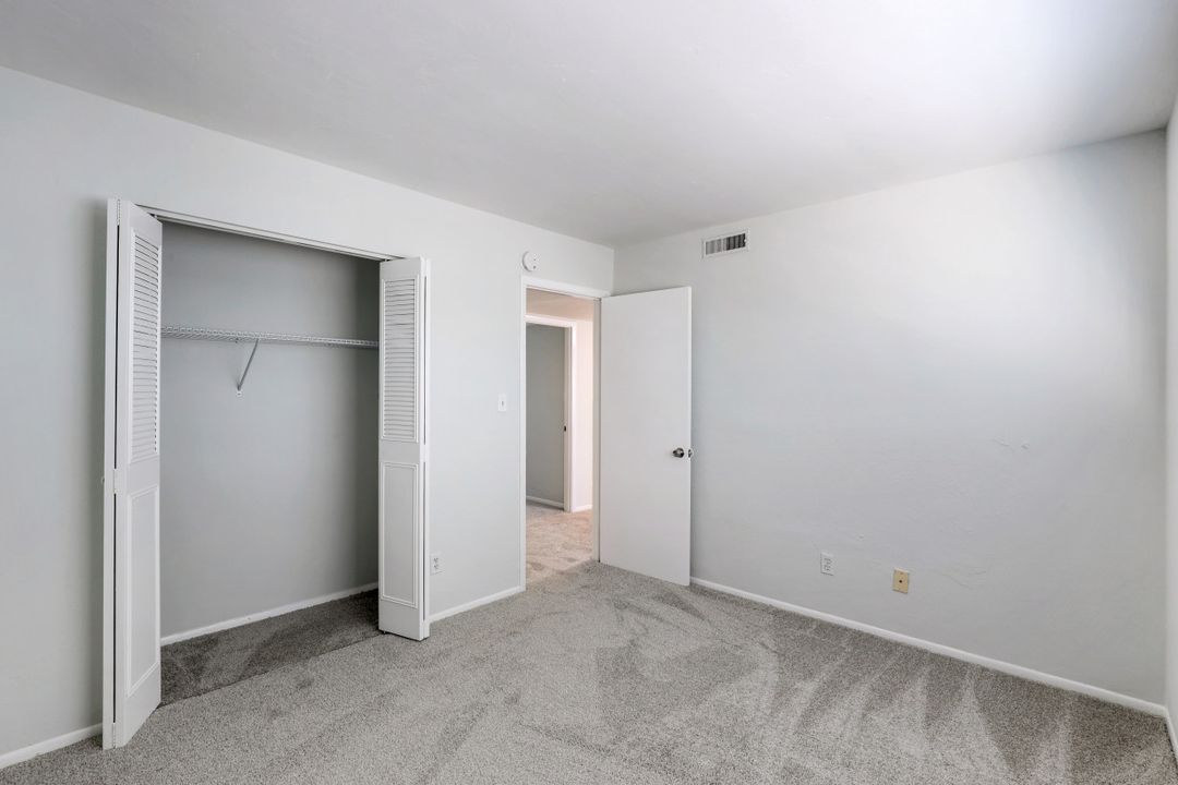 5860 Whiting Ct, Fort Myers, FL 33919