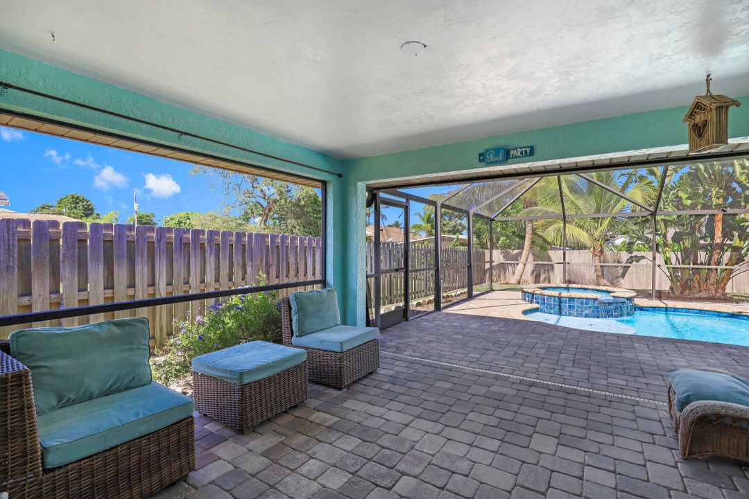 659 108th Ave N, Naples, FL 34108