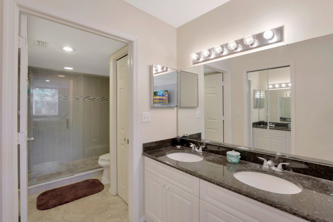 285 Naples Cove Dr #1106, Naples, FL 34110