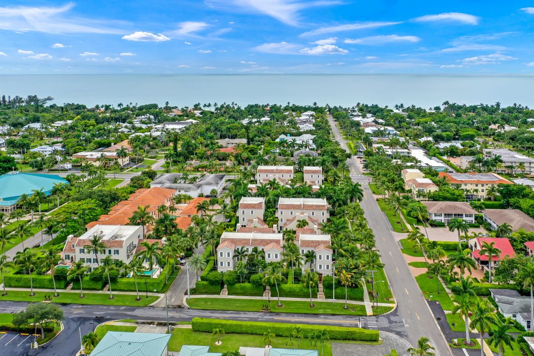 868 4th St S #11, Naples, FL 34102