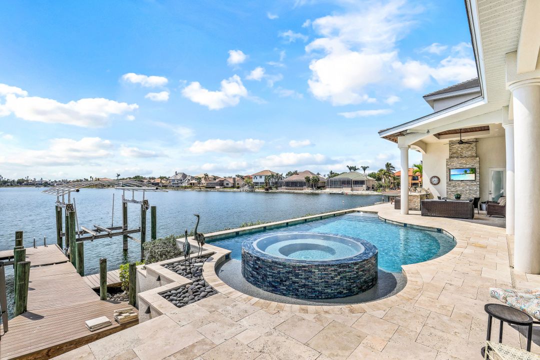 5930 Harborage Dr, Fort Myers, FL 33908