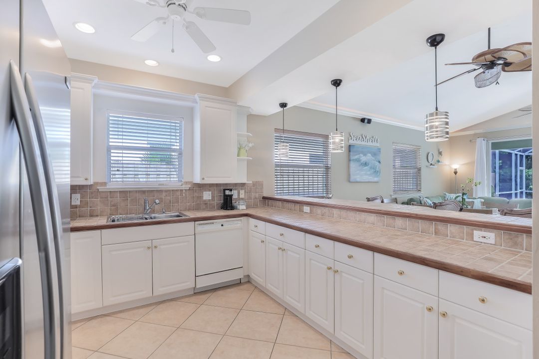 557 96th Ave N, Naples, FL 34108