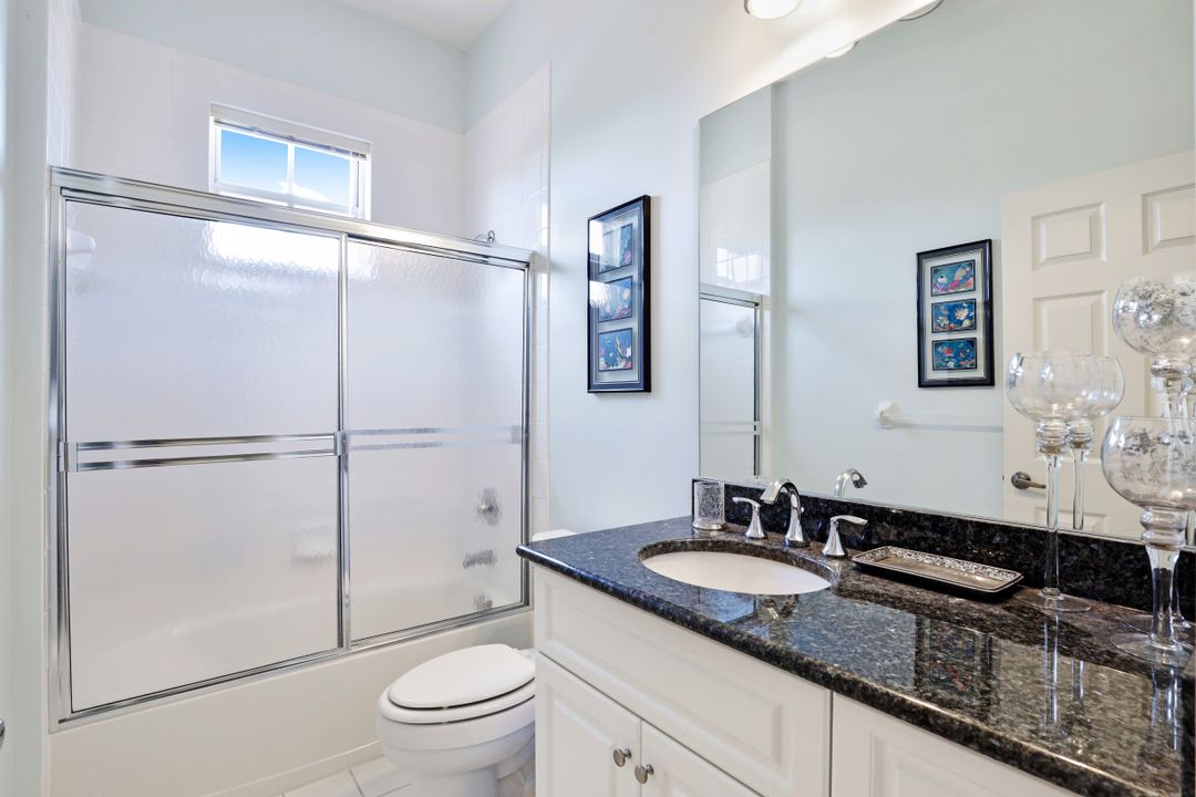 600 Lambiance Cir, Naples, FL 34108