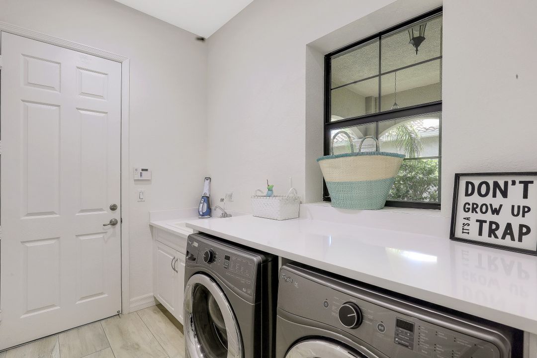 13824 Luna Dr, Naples, FL 34109