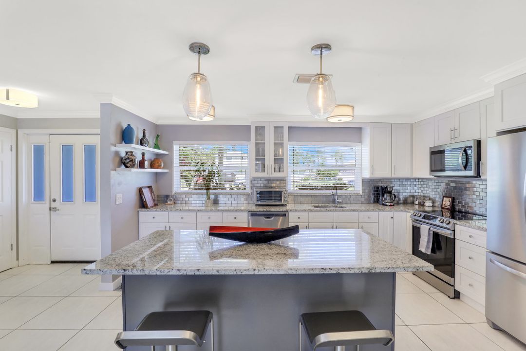 138 SE 40th St, Cape Coral, FL 33904