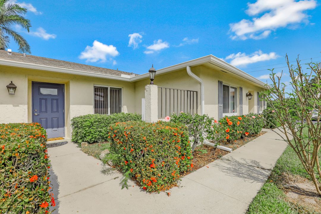 51 Glades Blvd #2, Naples, FL 34112