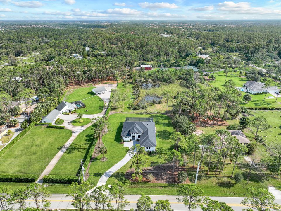 2088 Oakes Blvd, Naples, FL 34119