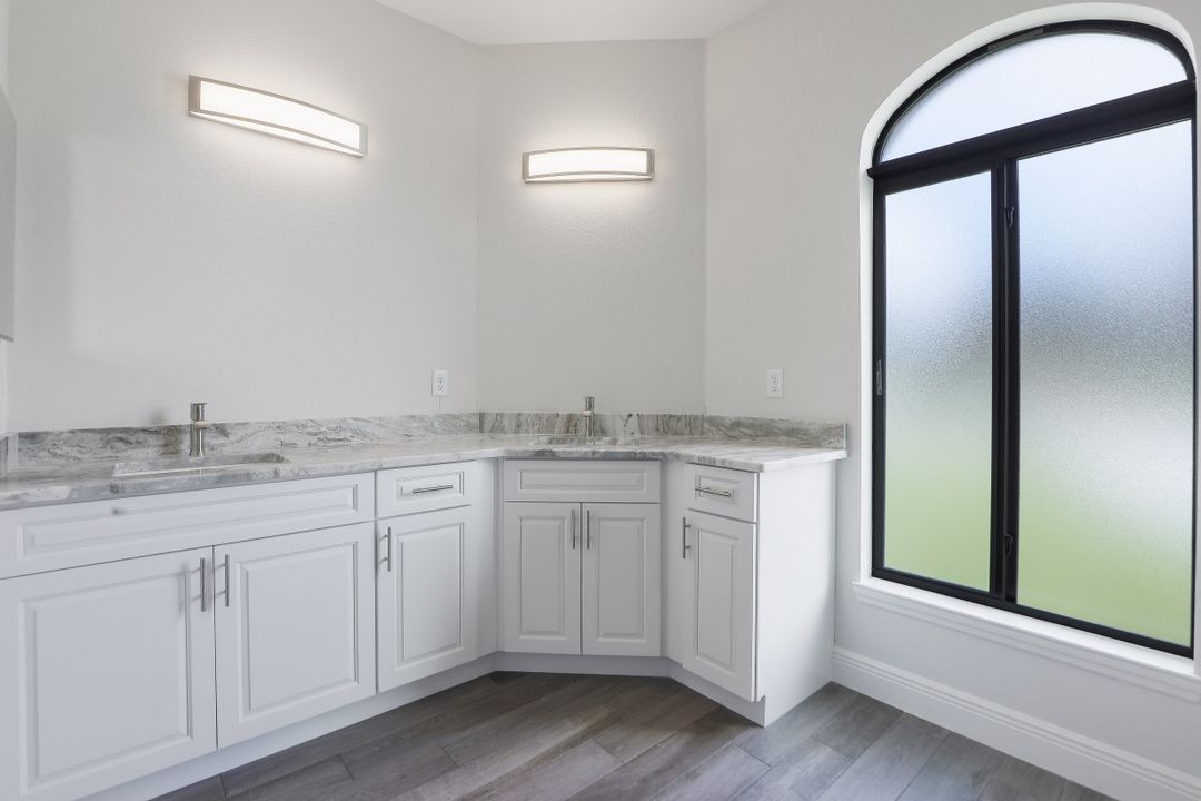 3932 Palm Tree Blvd, Cape Coral, FL 33904