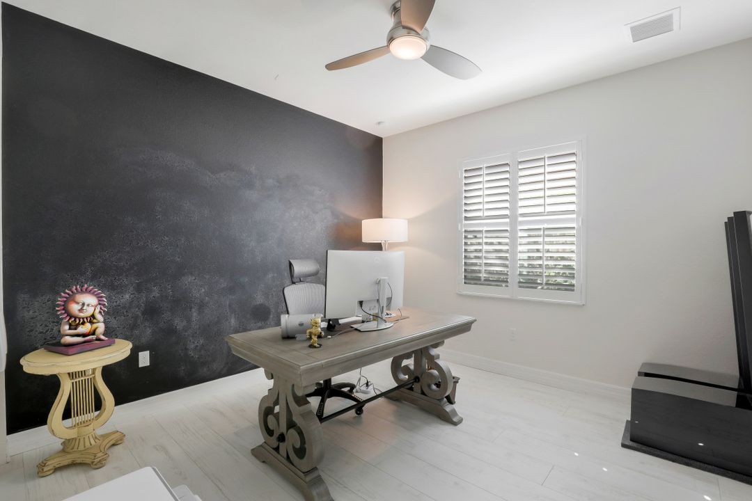 13840 Luna Dr, Naples, FL 34109