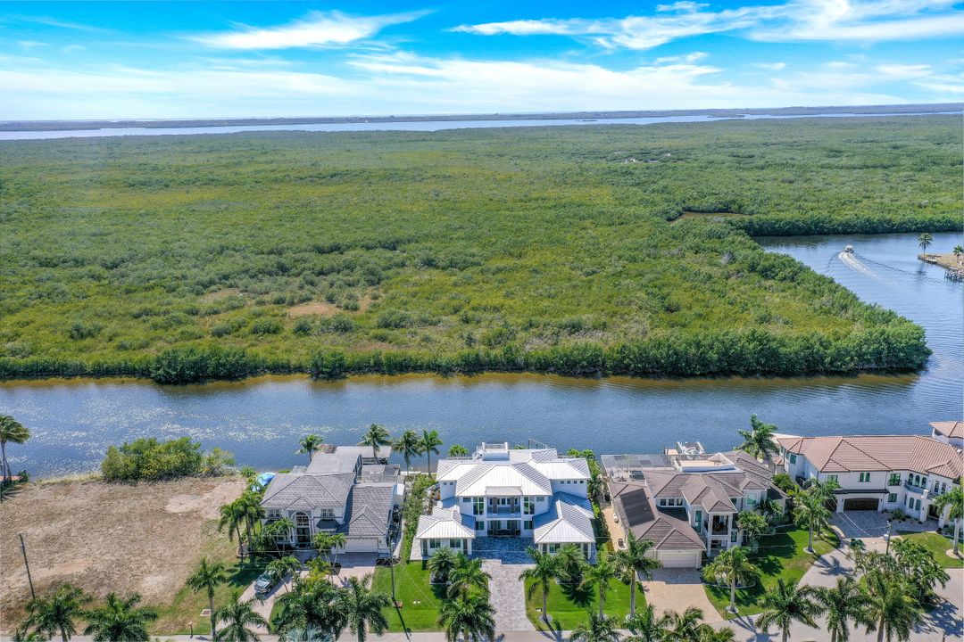 5210 SW 28th Pl, Cape Coral, FL 33914