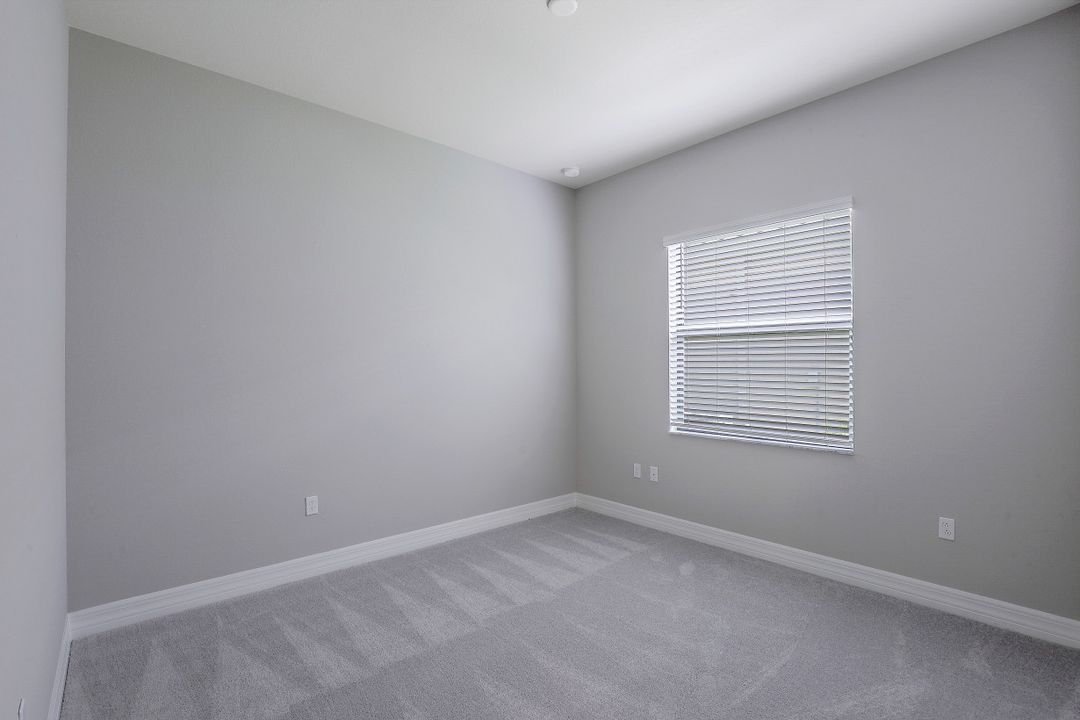 4549 Kensington Cir, Naples, FL 34119