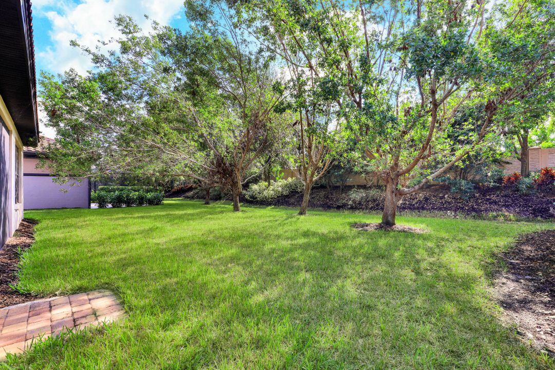 9880 Alhambra Ln, Bonita Springs, FL 34135