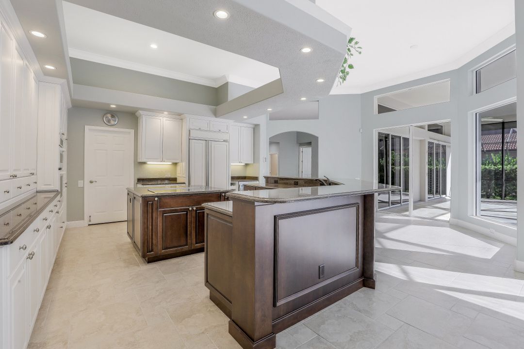 518 Wedgewood Way, Naples, FL 34119