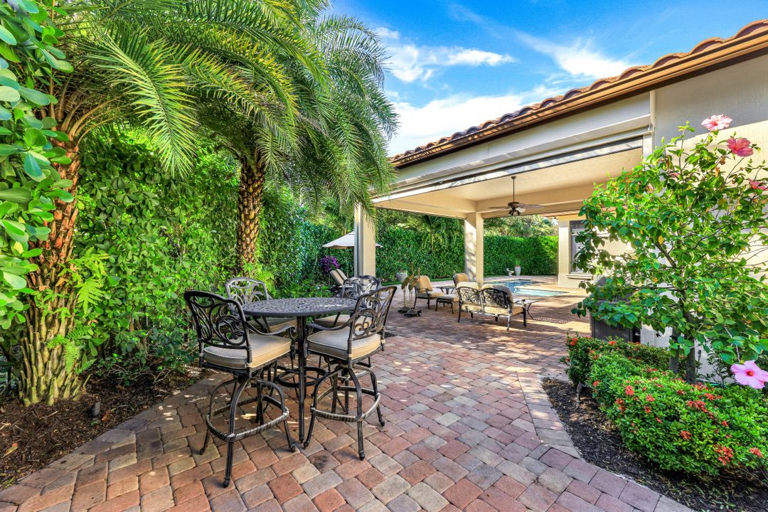 2351 Traditions Ct, Naples, FL 34105