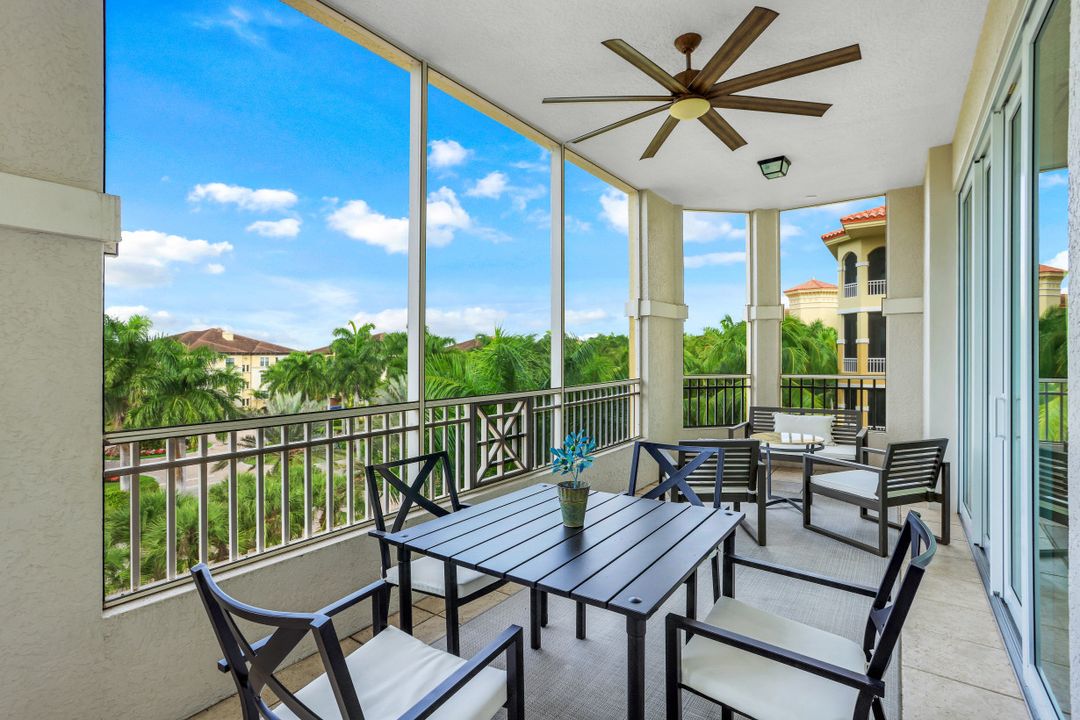 2738 Tiburon Blvd E, Naples, FL 34109