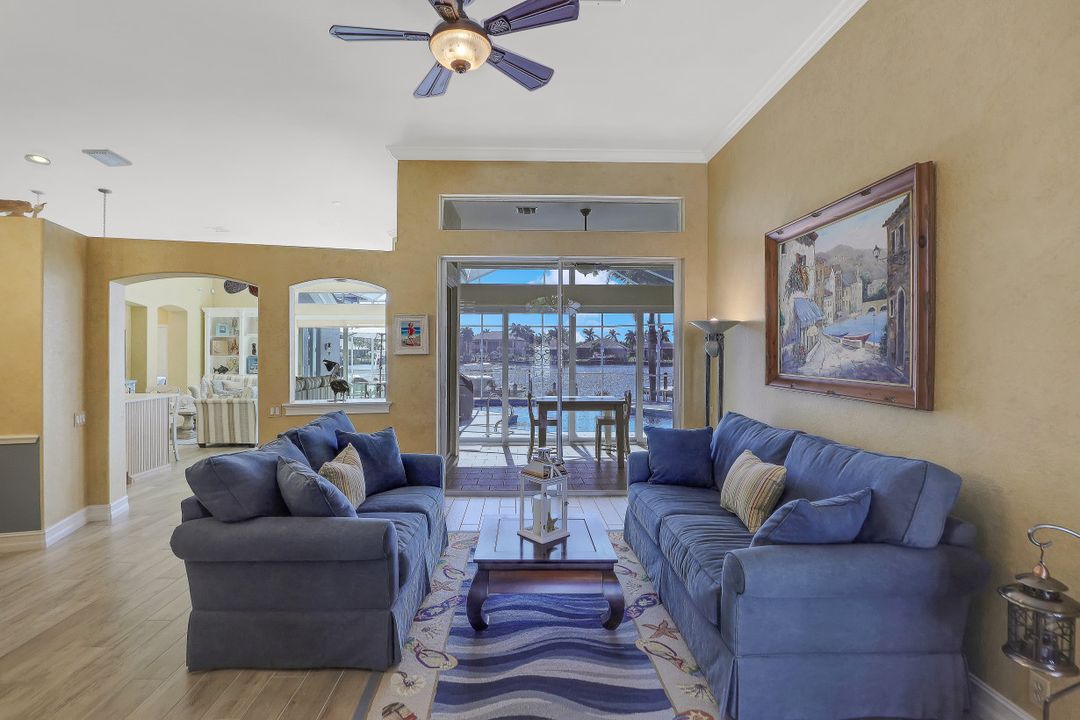 1900 Lagoon Ln, Cape Coral, FL 33914