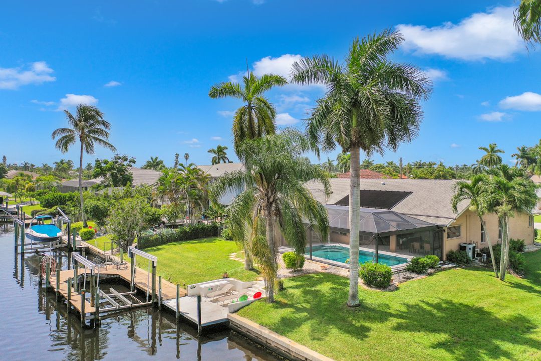 5215 Tamiami Ct, Cape Coral, FL 33904