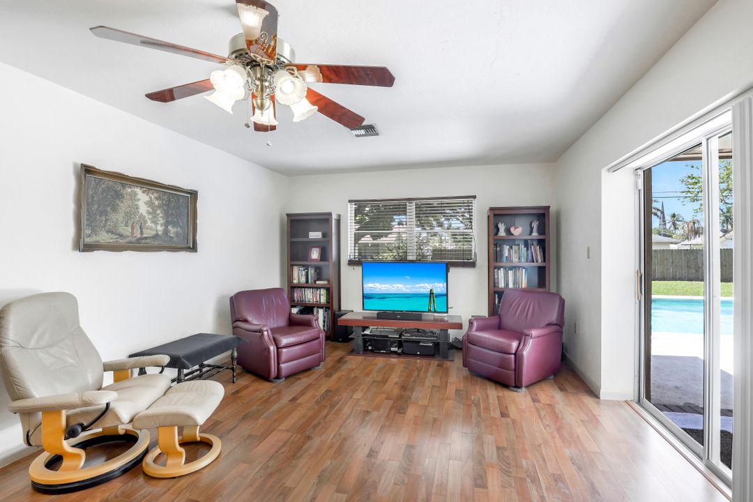 82 Johnnycake Dr, Naples, FL 34110