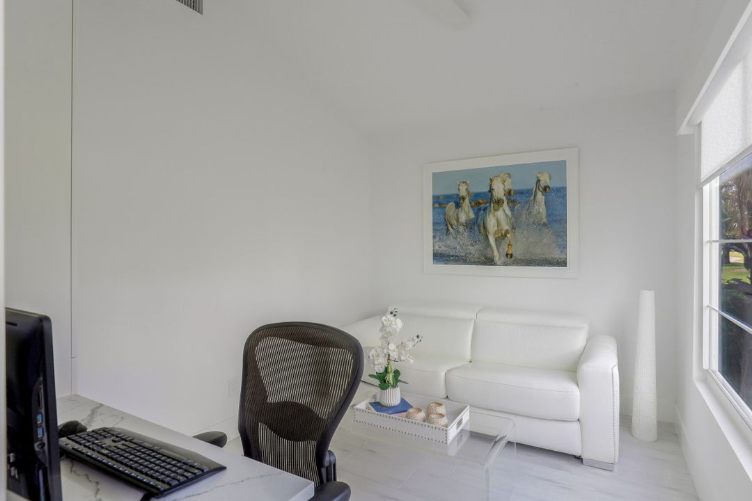 1001 Forest Lakes Dr, Naples, FL 34105