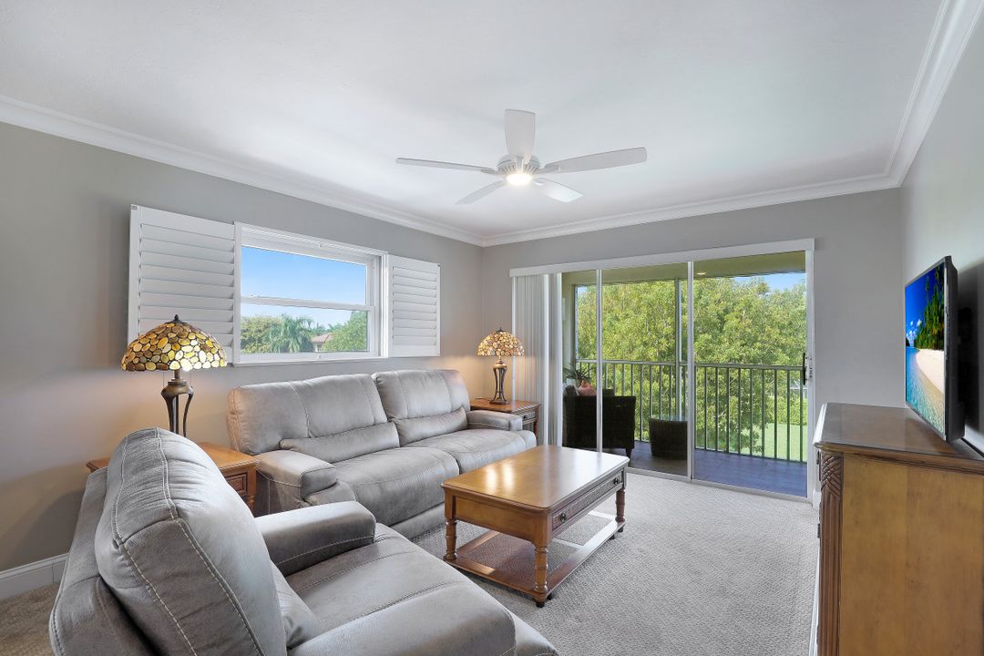 3150 Binnacle Dr #319, Naples, FL 34103