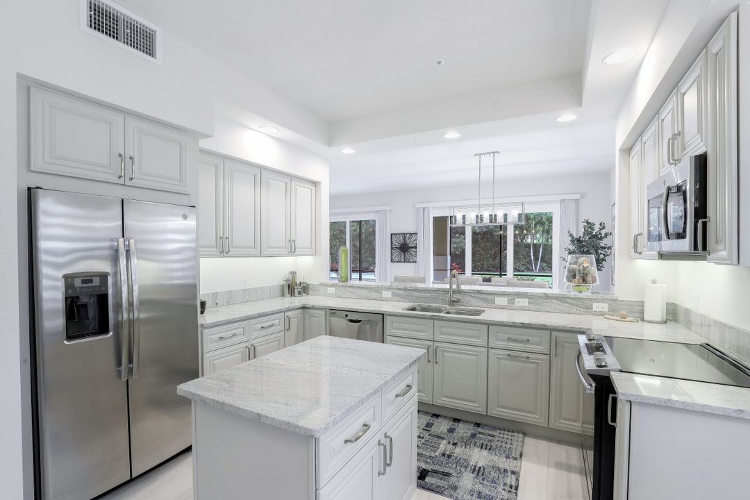 565 El Camino Real, Naples, FL 34119