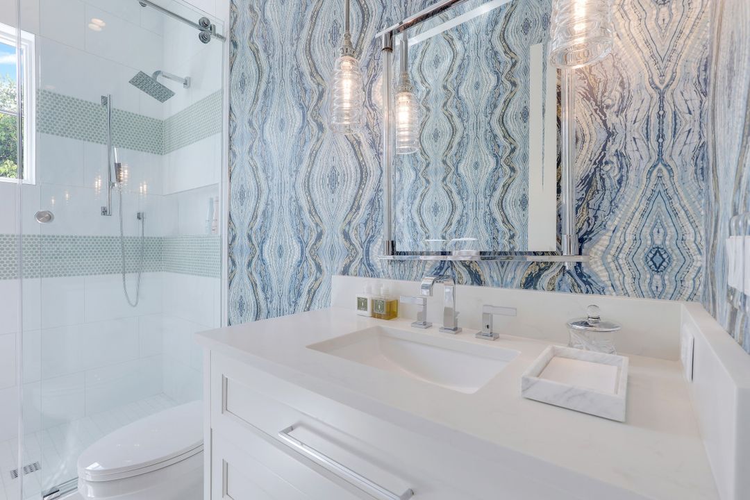 154 4th Ave N, Naples, FL 34102