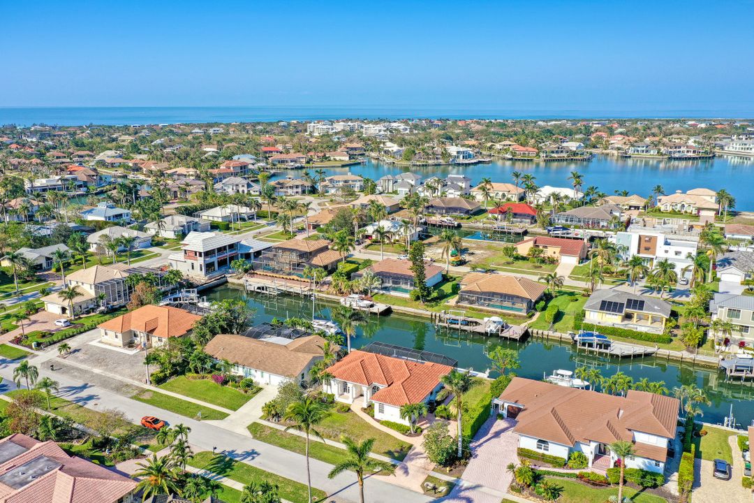 718 Nautilus Ct, Marco Island, FL 34145