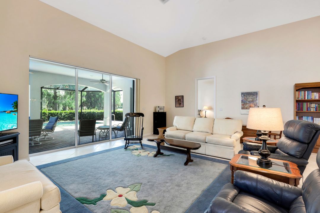 12811 Silverthorn Ct, Bonita Springs, FL 34135