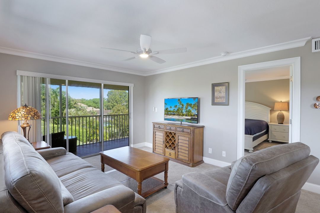 3150 Binnacle Dr #319, Naples, FL 34103