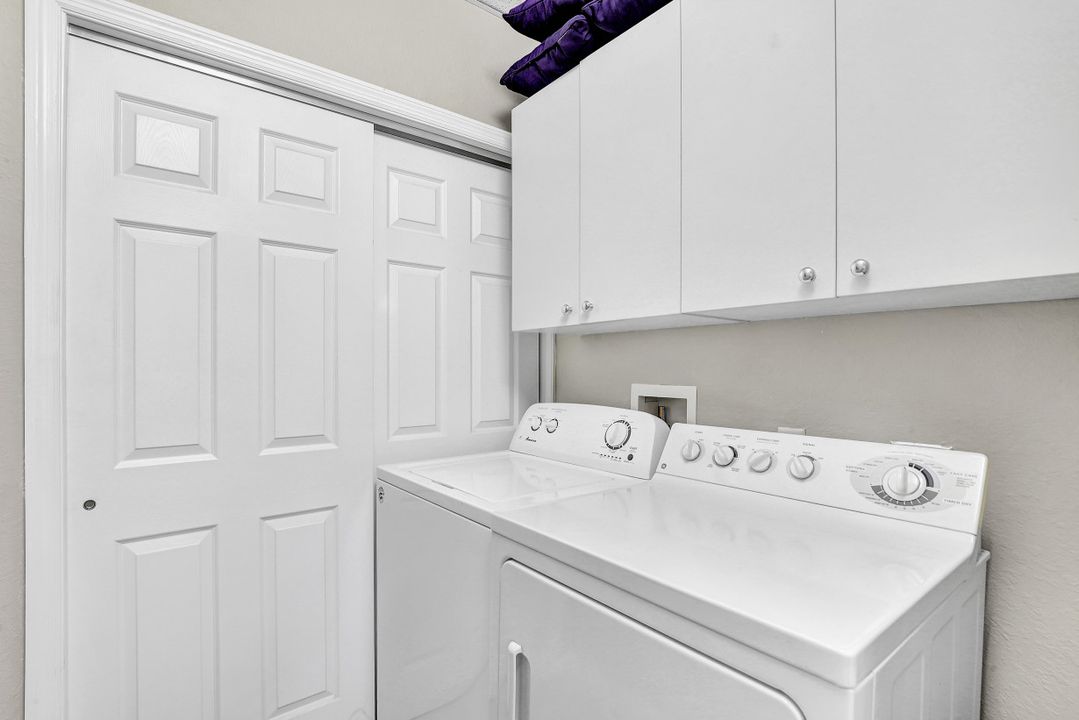 6325 Lexington Ct, Naples, FL 34110