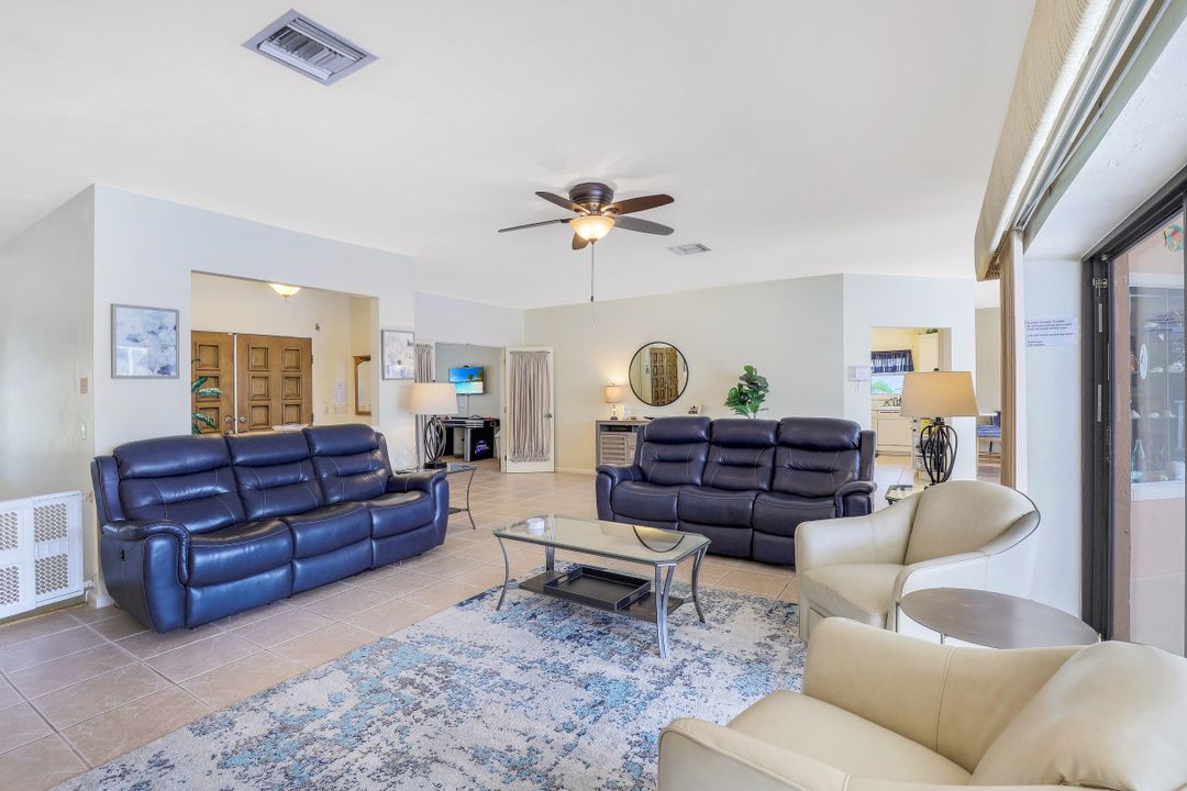 550 Inlet Dr, Marco Island, FL 34145