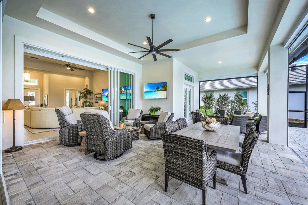 6231 Megans Bay Dr, Naples, FL 34112