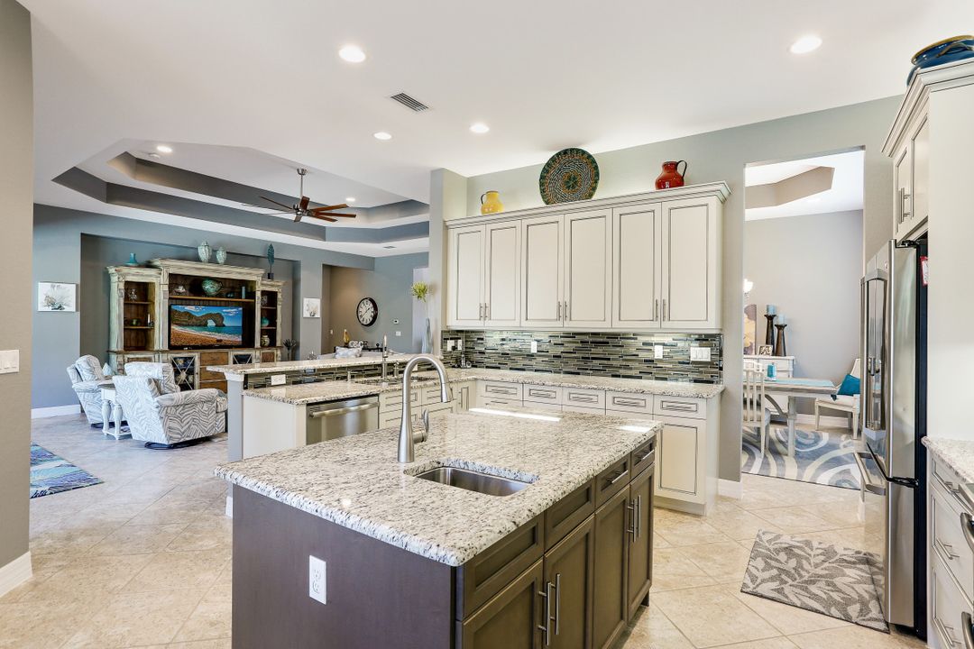 2958 Cinnamon Bay Cir, Naples, FL 34119