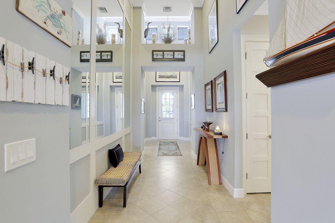 6462 Warwick Ave, Naples, FL 34113