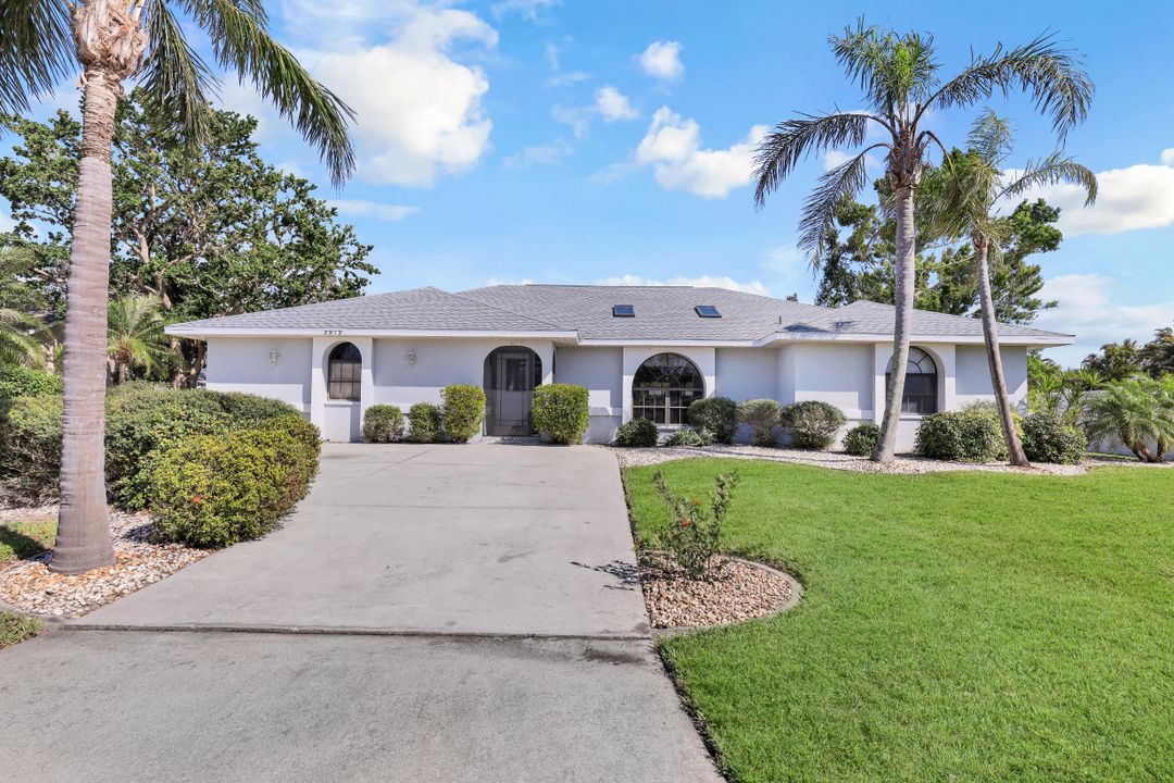 3919 SE 4th Ave, Cape Coral, FL 33904