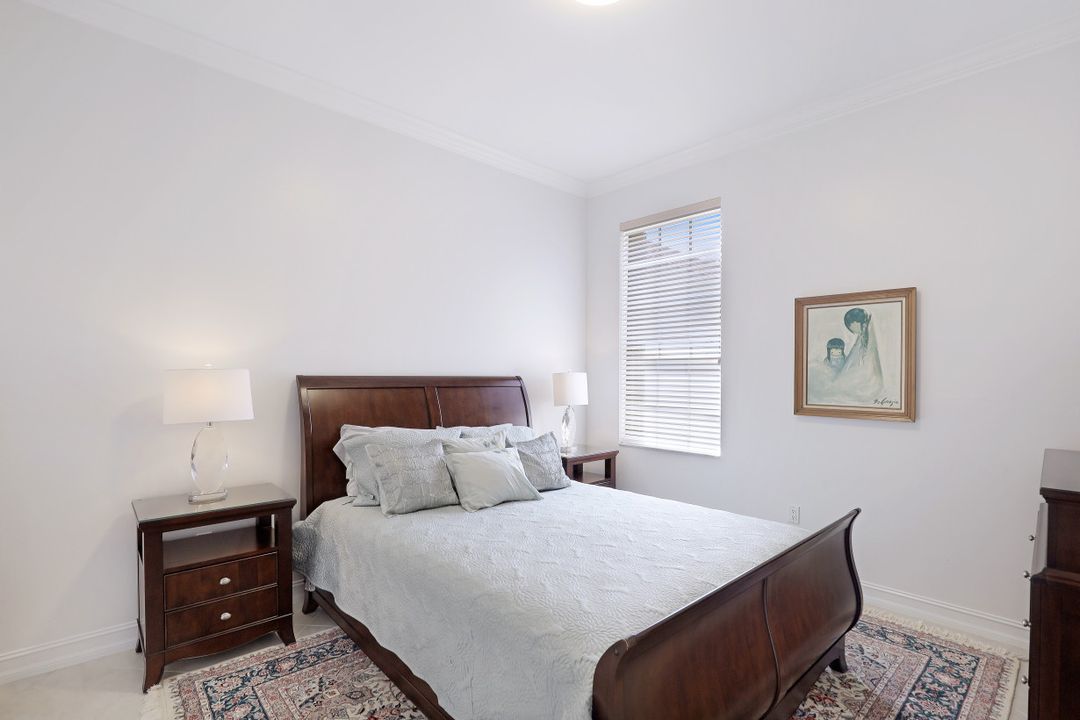 5001 Maxwell Cir #201, Naples, FL 34105