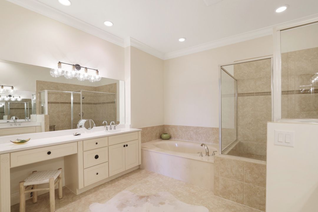 3176 Serena Ln #202, Naples, FL 34114