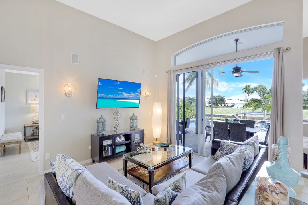 231 Seahorse Ct, Marco Island, FL 34145