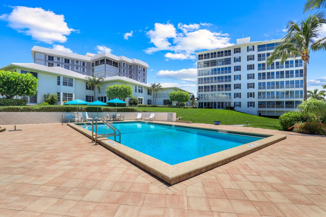 2701 Gulf Shore Blvd N, Villa #3, Naples, FL 34103