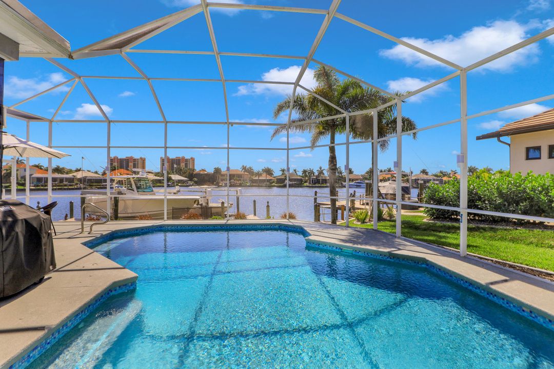 1900 Lagoon Ln, Cape Coral, FL 33914