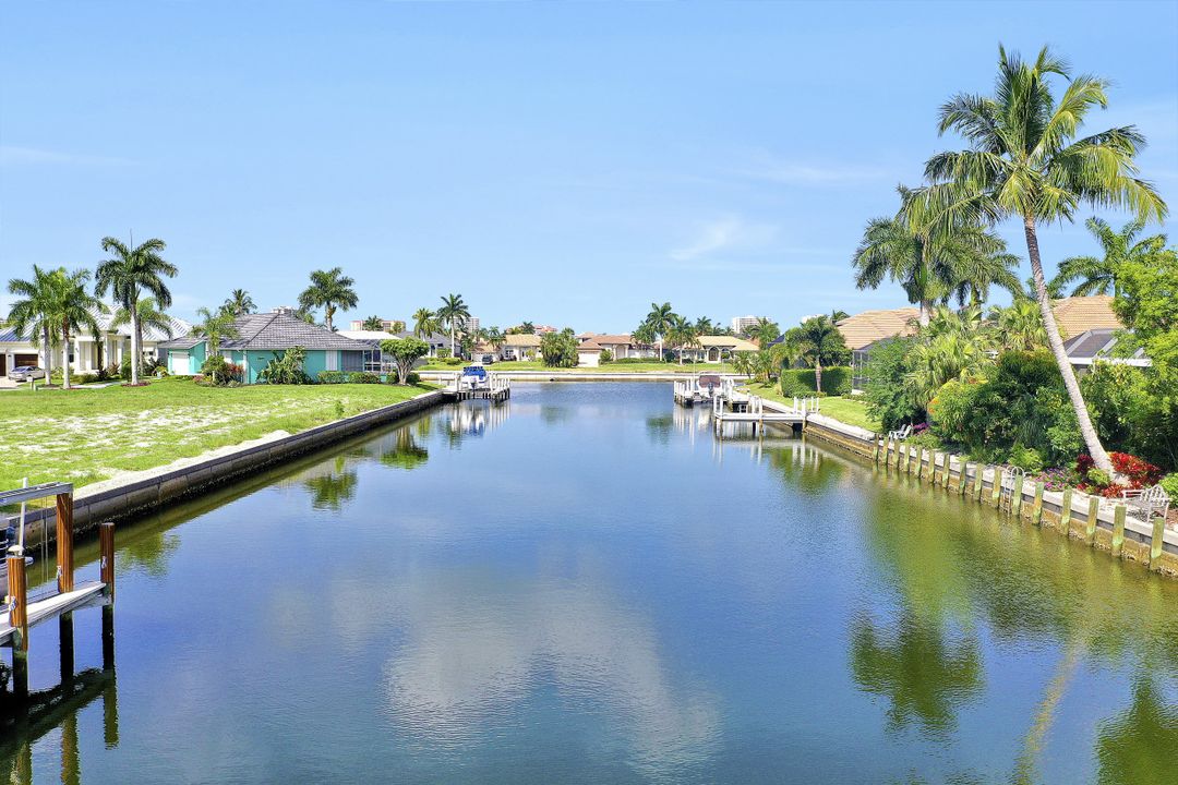 977 Hunt Ct, Marco Island, FL 34145