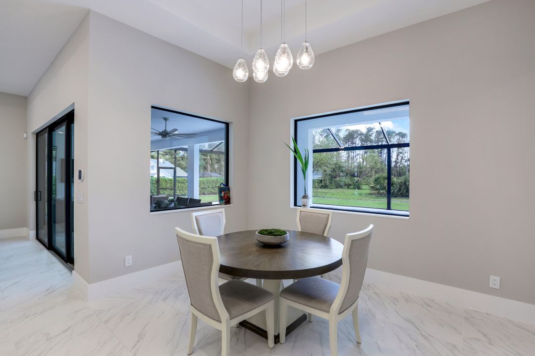 2088 Oakes Blvd, Naples, FL 34119