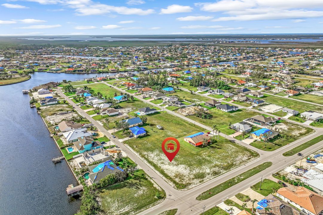 10 SW 33rd Ave, Cape Coral, FL 33991