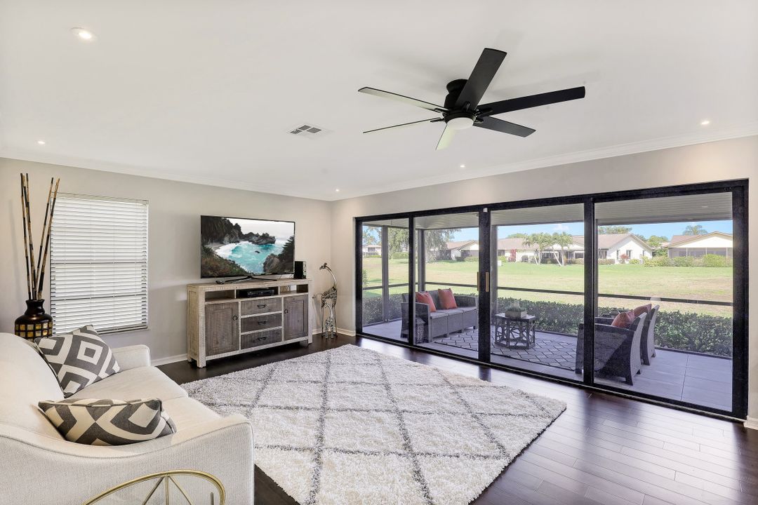 307 Reynolds Ct, Naples, FL 34112