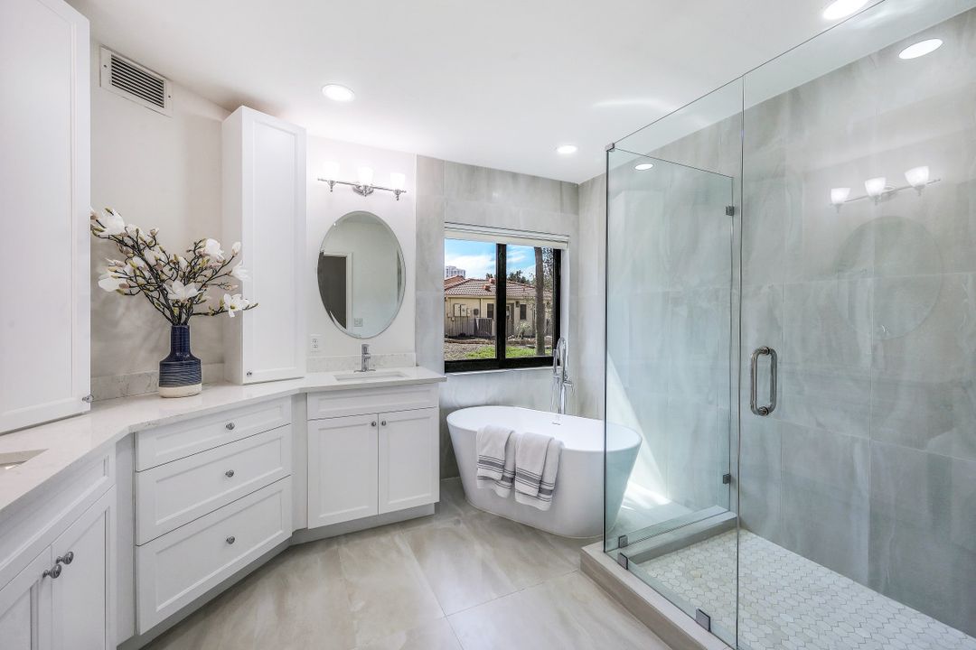 7056 Pelican Bay Blvd #B105, Naples, FL 34108